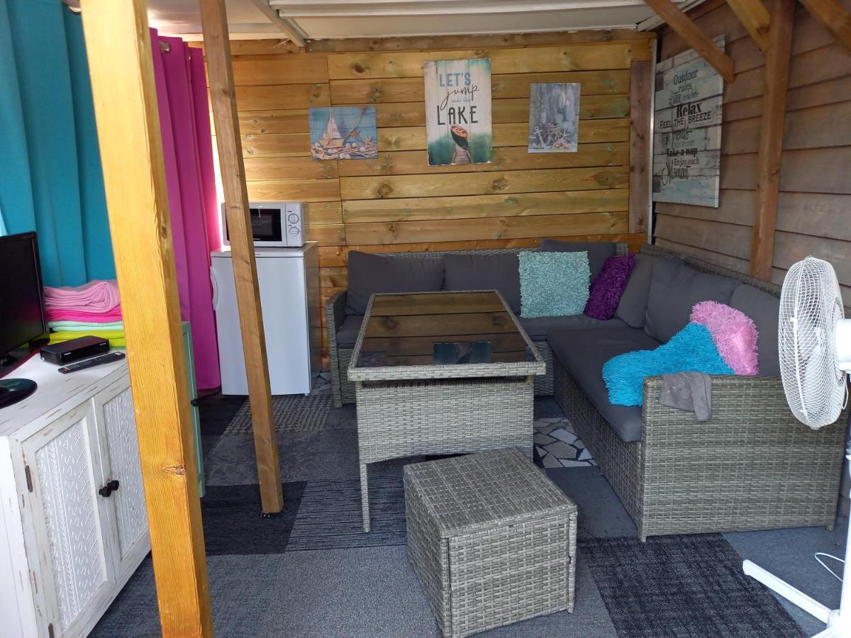 Pipowagen/Chalet De Oude Rijn Bed and Breakfast Harmelen Esterno foto