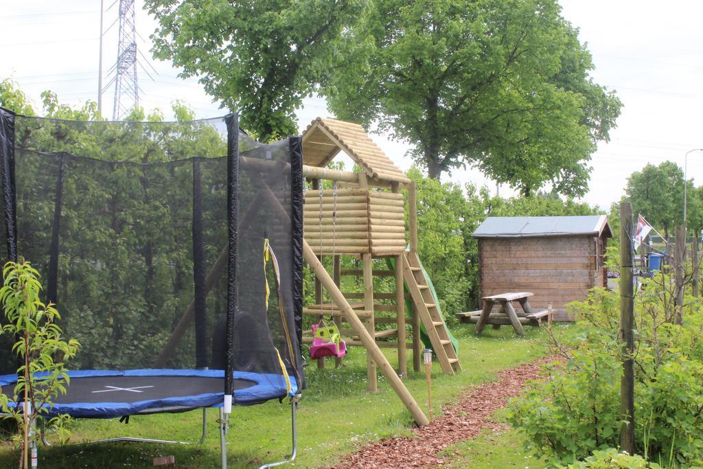 Pipowagen/Chalet De Oude Rijn Bed and Breakfast Harmelen Esterno foto