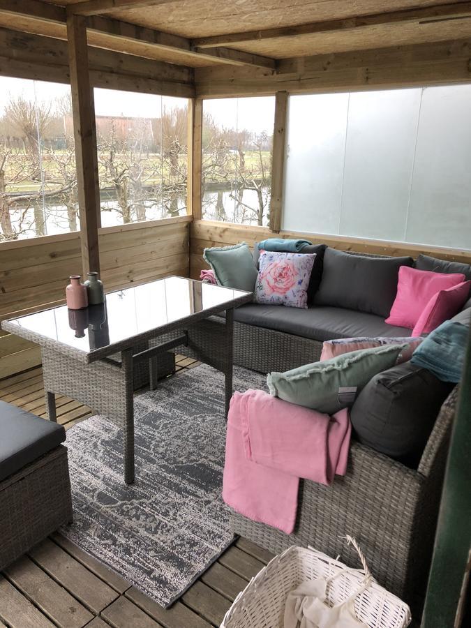 Pipowagen/Chalet De Oude Rijn Bed and Breakfast Harmelen Esterno foto