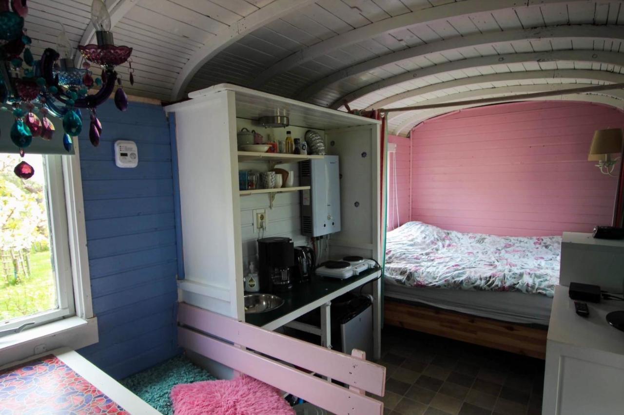 Pipowagen/Chalet De Oude Rijn Bed and Breakfast Harmelen Esterno foto